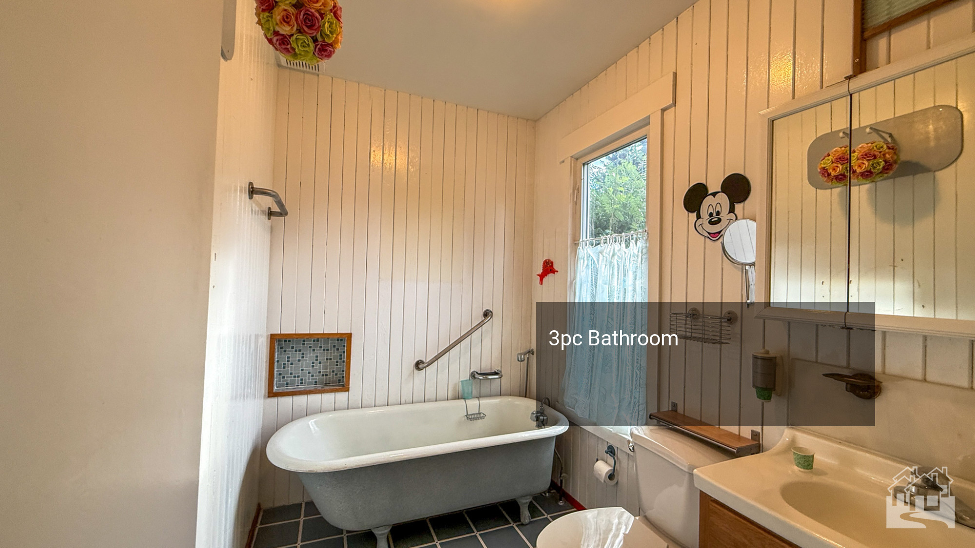 Bathroom Key Image