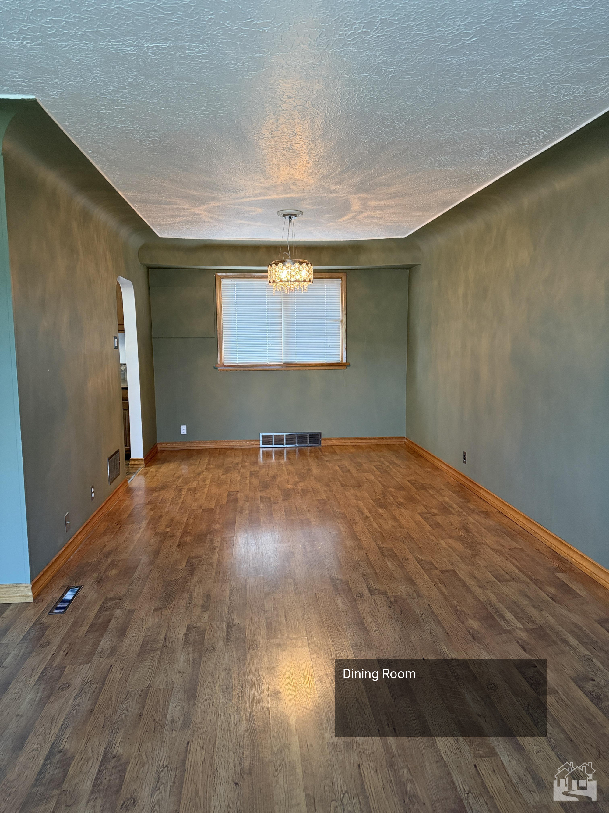 Dining Room Key Image